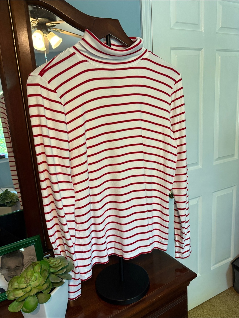 Vineyard Vines Women’s Striped Red & White Turtleneck Long-Sleeve Top